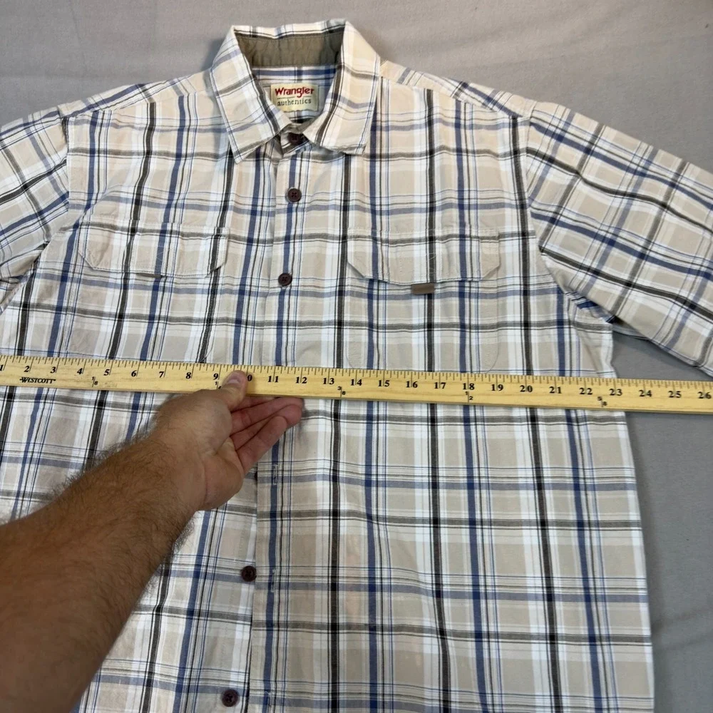 Wrangler Authentics Shirt Men's Large Tan Blue‎ Plaid Button Down Short Sleeve